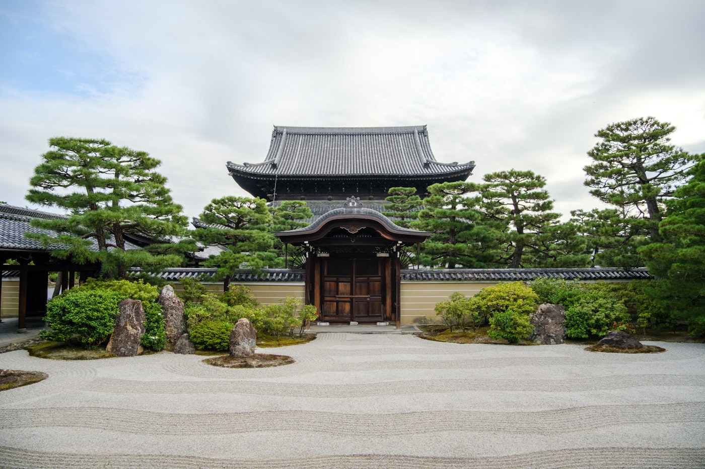 Zen garden and temple hall of Kennin-ji in Gion