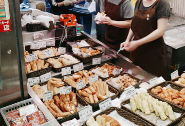 Fresh seafood and snacks at Nishiki Market Kyoto