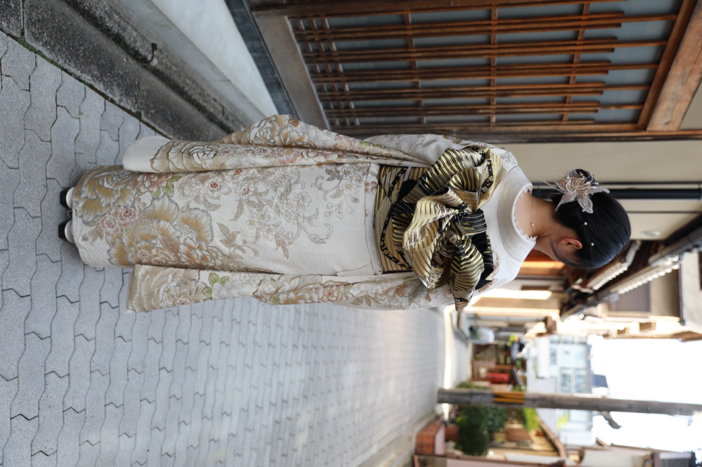 White furisode kimono at Kanwa Kyoto, ready for a day in Higashiyama