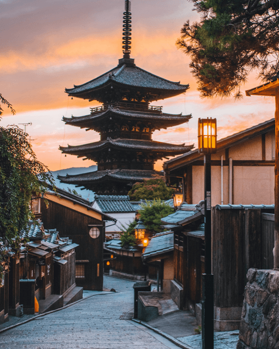 京都東山二年坂的石板街道，最適合穿和服散步